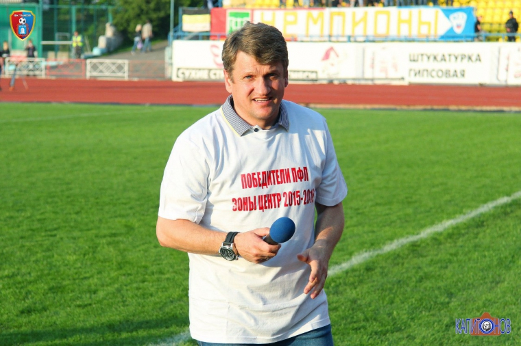 Валерий Есипов - лучший тренер июля в ФНЛ по версии болельщиков!