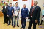 Церемония награждения золотыми медалями. Награждается Святослав Шабанов